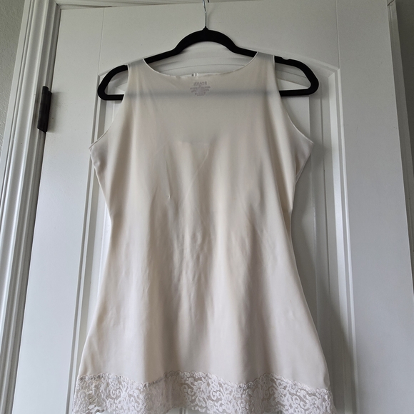 SPANX Hide & Sleek Shapewear Tank Lace Hem Scoop Neck Cream 1X - Picture 10 of 11